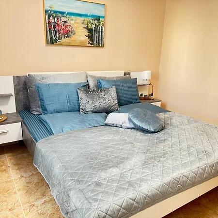 Mayana Appartament Lägenhet *